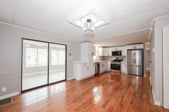 62 Roger Road, Goffstown, NH 03045