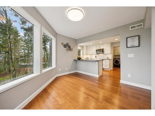 48 EAGLE CREST Dr 5F, Lake Oswego, OR 97035