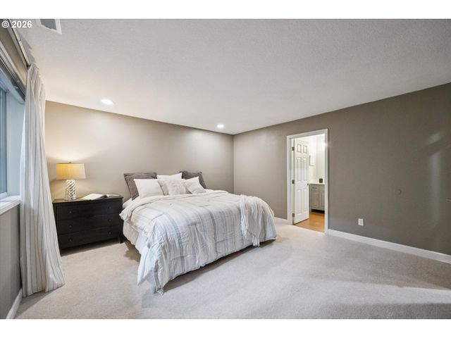 48 EAGLE CREST Dr 5F, Lake Oswego, OR 97035