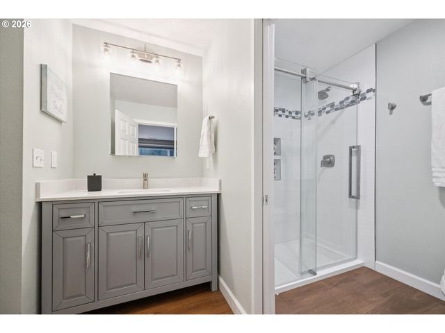 48 EAGLE CREST Dr 5F, Lake Oswego, OR 97035