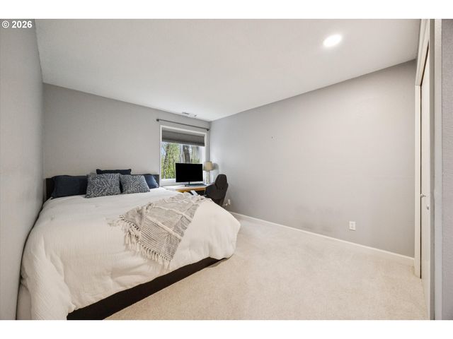 48 EAGLE CREST Dr 5F, Lake Oswego, OR 97035