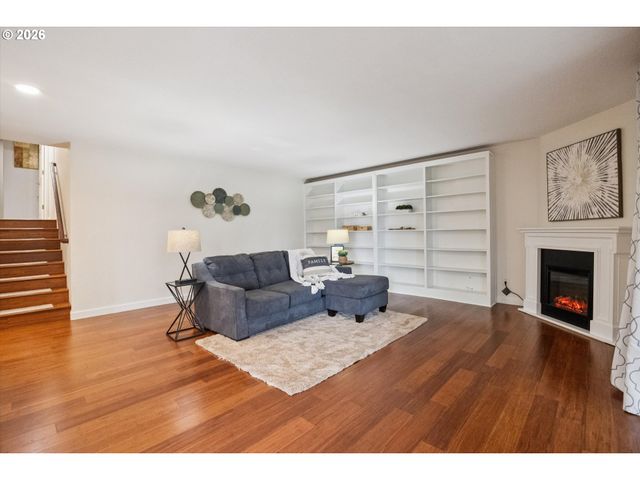 48 EAGLE CREST Dr 5F, Lake Oswego, OR 97035