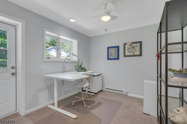 130 Pearl Brook Dr, Clifton City, NJ 07013