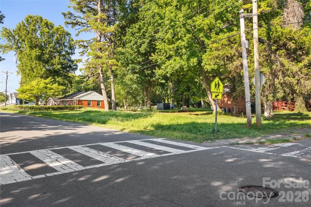 1301 Hateras Avenue, Charlotte, NC 28216