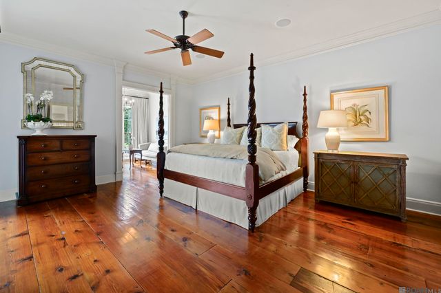 19219 W Muirfield Dr, Baton Rouge, LA 70810