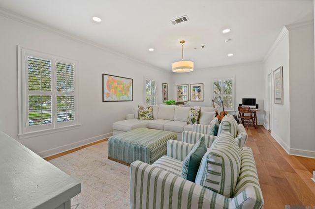 19219 W Muirfield Dr, Baton Rouge, LA 70810