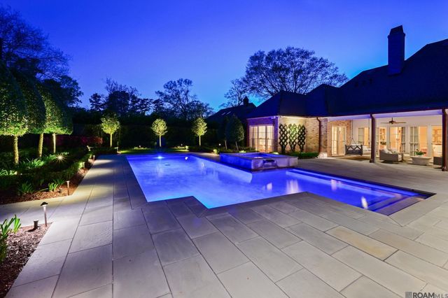 19219 W Muirfield Dr, Baton Rouge, LA 70810