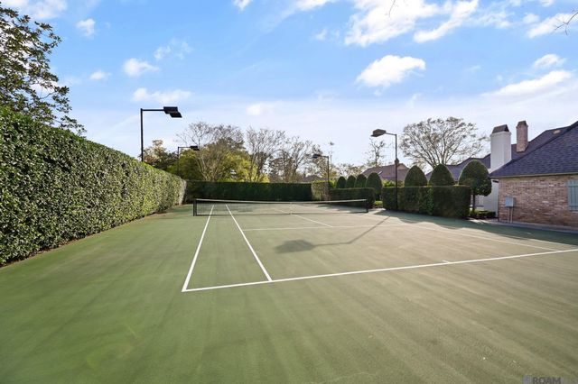 19219 W Muirfield Dr, Baton Rouge, LA 70810