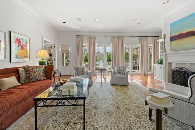 19219 W Muirfield Dr, Baton Rouge, LA 70810