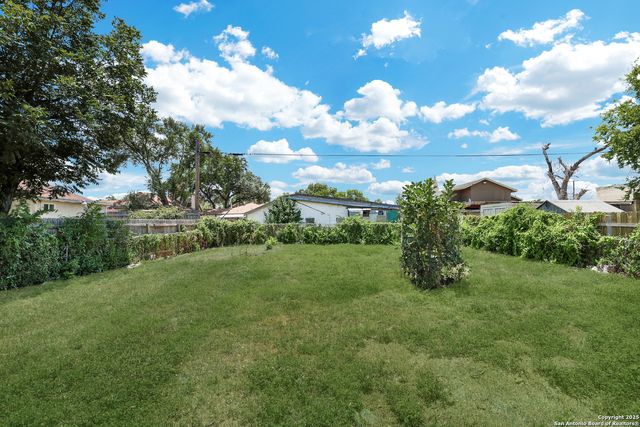 1938 W Ashby Pl, San Antonio, TX 78201