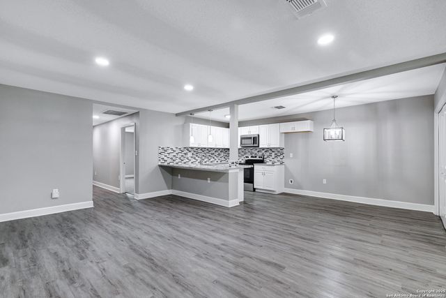 1938 W Ashby Pl, San Antonio, TX 78201