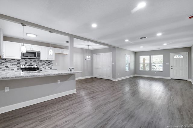 1938 W Ashby Pl, San Antonio, TX 78201