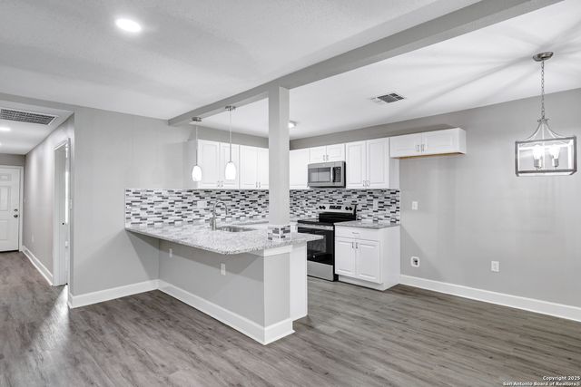 1938 W Ashby Pl, San Antonio, TX 78201