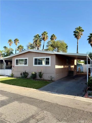 2851 S. La Cadena South 156, Colton, CA 92324