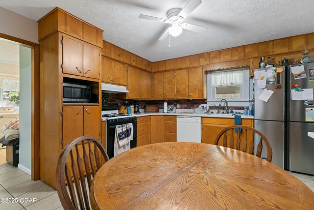 510 Freeman Road, Neosho, MO 64850