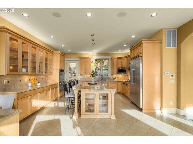 3246 Nw CHAPIN Dr, Portland, OR 97229