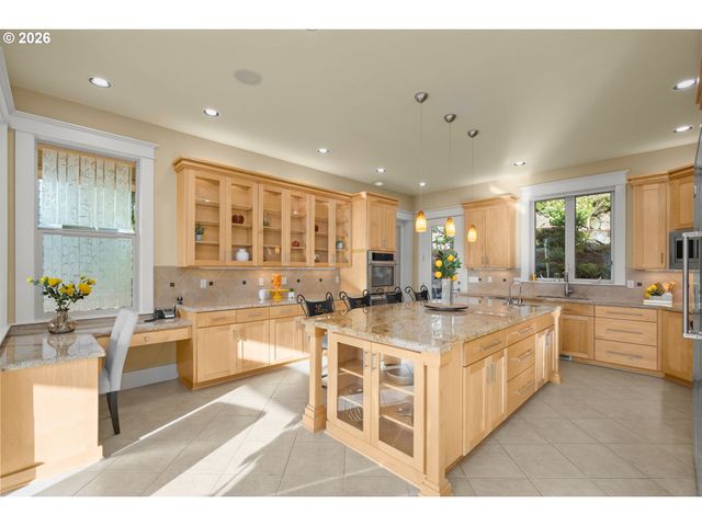 3246 Nw CHAPIN Dr, Portland, OR 97229