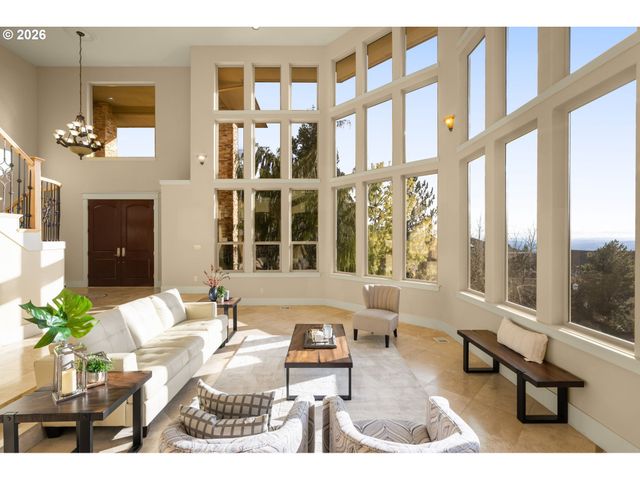 3246 Nw CHAPIN Dr, Portland, OR 97229