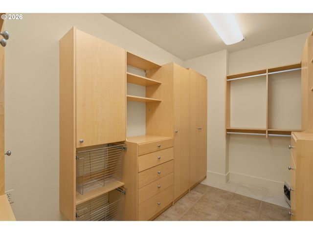 3246 Nw CHAPIN Dr, Portland, OR 97229