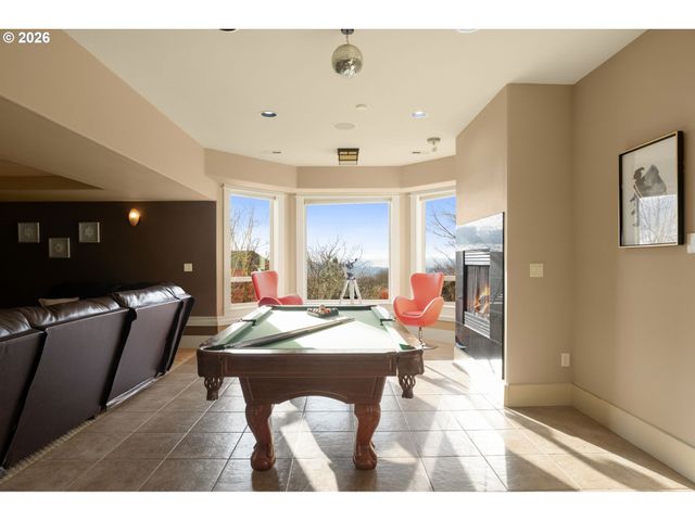 3246 Nw CHAPIN Dr, Portland, OR 97229