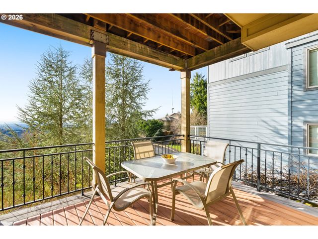 3246 Nw CHAPIN Dr, Portland, OR 97229