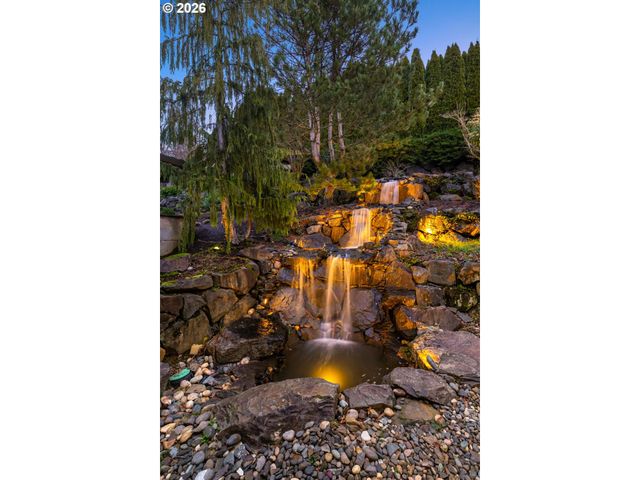 3246 Nw CHAPIN Dr, Portland, OR 97229