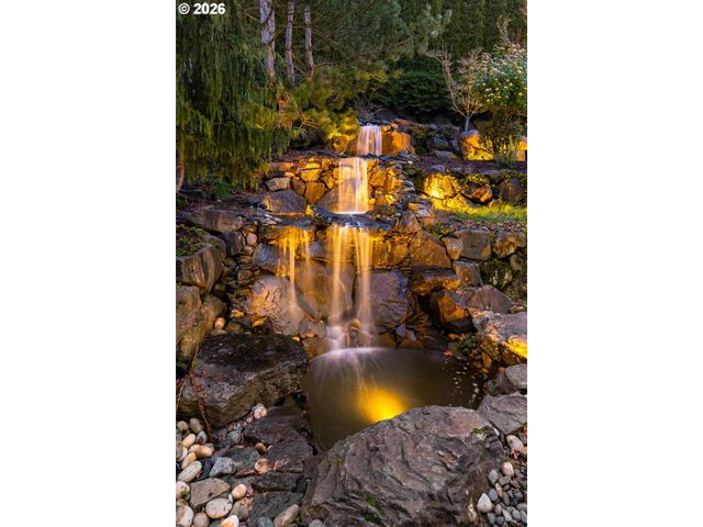 3246 Nw CHAPIN Dr, Portland, OR 97229