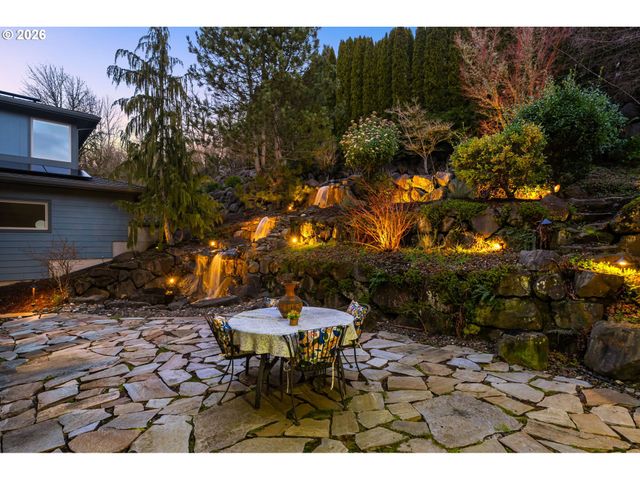 3246 Nw CHAPIN Dr, Portland, OR 97229