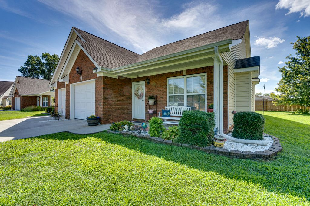 288 Briarstone Drive, Rossville, GA 30741