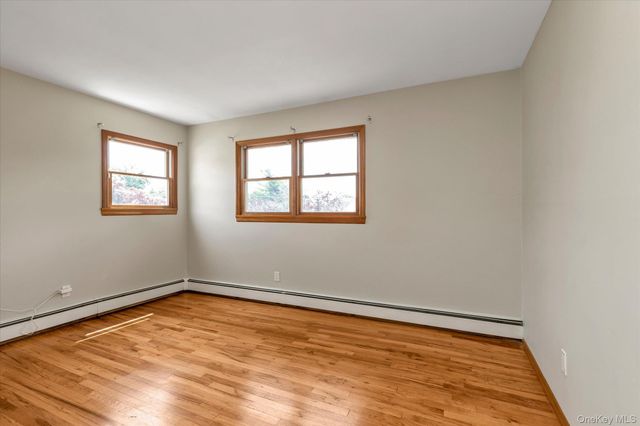 7 Freedom Court, Babylon, NY 11702