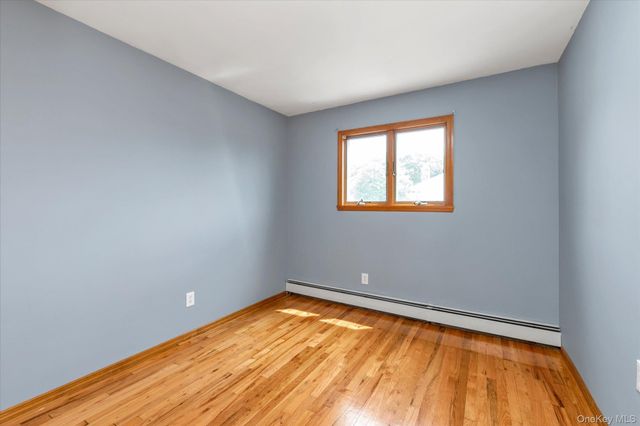 7 Freedom Court, Babylon, NY 11702