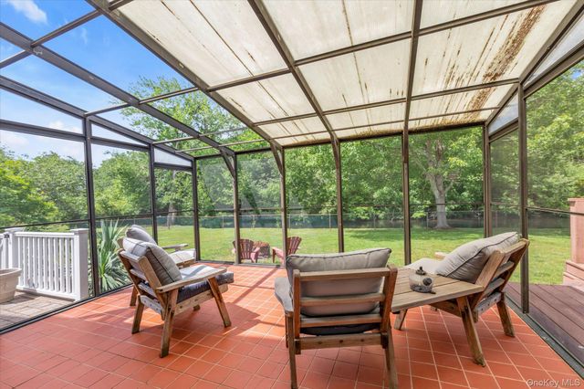 7 Freedom Court, Babylon, NY 11702