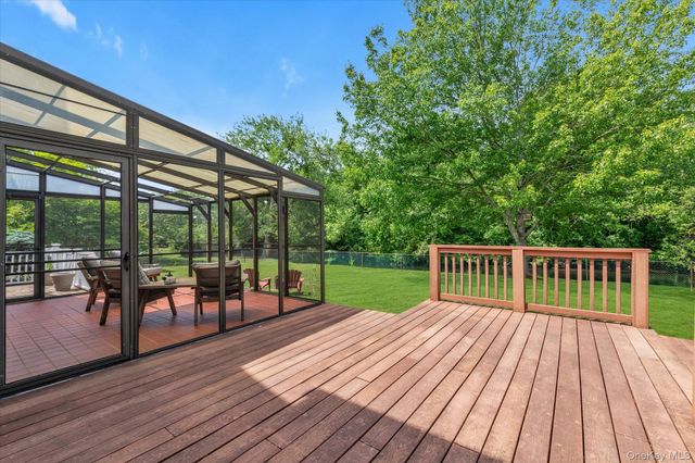 7 Freedom Court, Babylon, NY 11702
