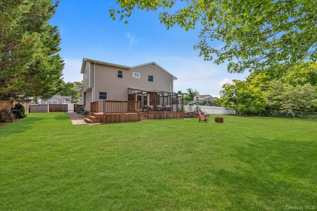 7 Freedom Court, Babylon, NY 11702