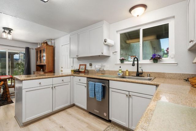 465 Bliss Avenue, Clovis, CA 93611