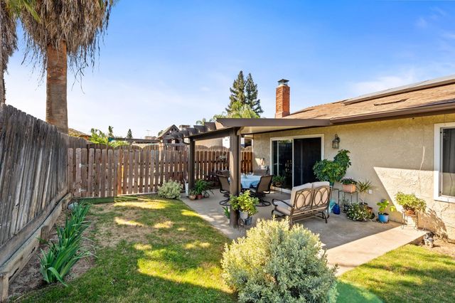 465 Bliss Avenue, Clovis, CA 93611