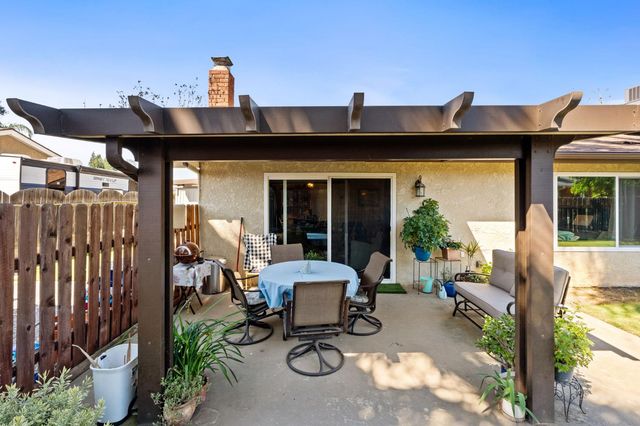 465 Bliss Avenue, Clovis, CA 93611