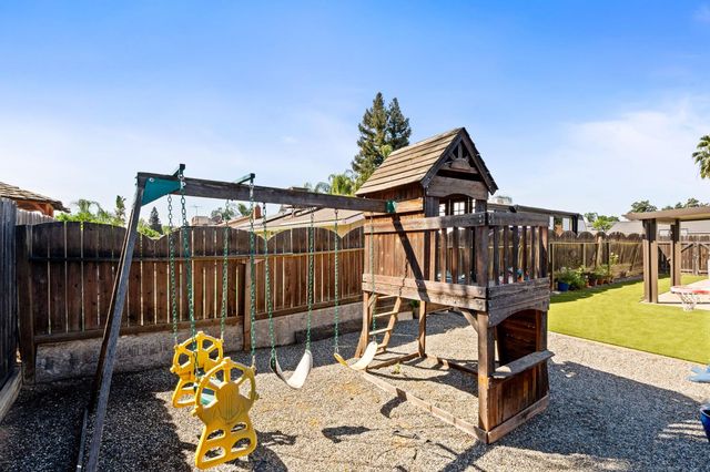 465 Bliss Avenue, Clovis, CA 93611