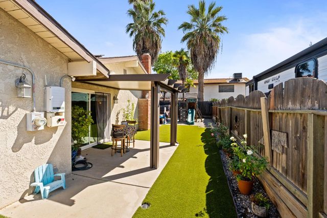 465 Bliss Avenue, Clovis, CA 93611