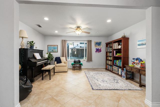 465 Bliss Avenue, Clovis, CA 93611