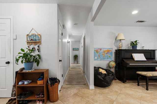 465 Bliss Avenue, Clovis, CA 93611