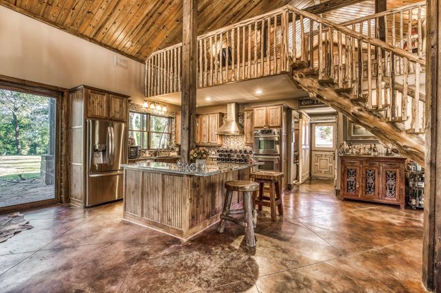 39761 Mesquite Road, Hempstead, TX 77445