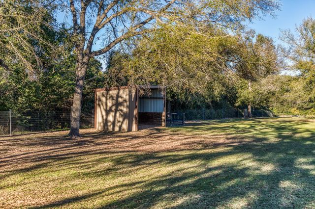 39761 Mesquite Road, Hempstead, TX 77445