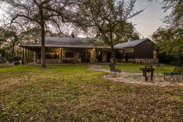 39761 Mesquite Road, Hempstead, TX 77445