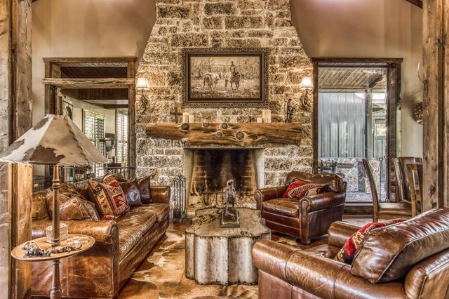 39761 Mesquite Road, Hempstead, TX 77445