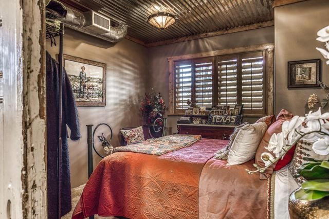 39761 Mesquite Road, Hempstead, TX 77445