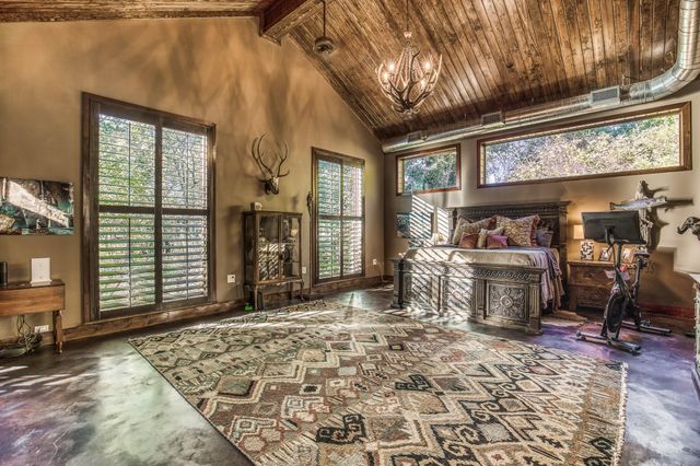 39761 Mesquite Road, Hempstead, TX 77445
