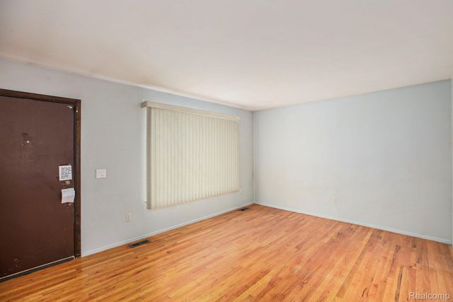 2405 Elmcrest Road, Sterling Heights, MI 48310