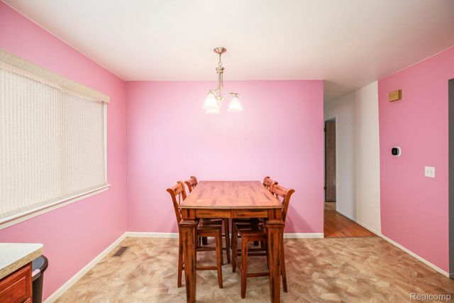 2405 Elmcrest Road, Sterling Heights, MI 48310