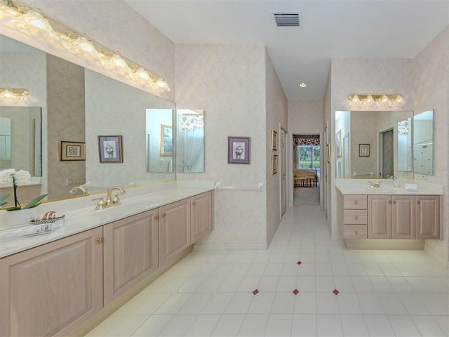 321 WILD PINE WAY, Venice, FL 34292
